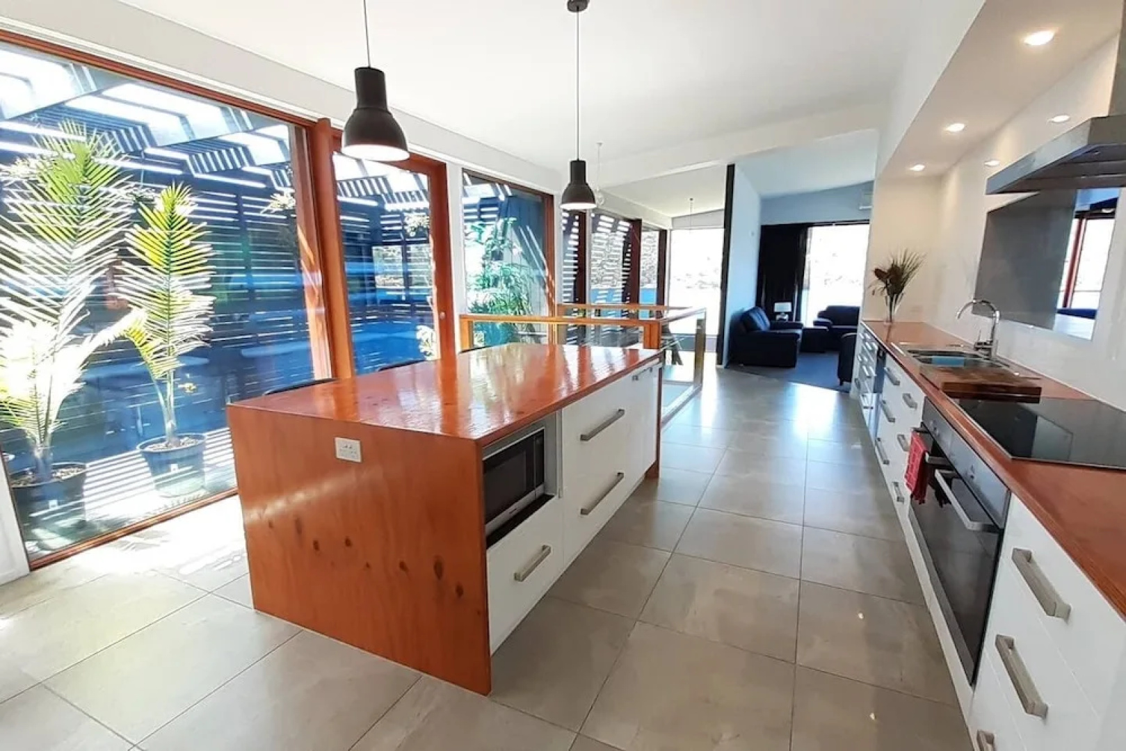 Hobart Waterfront Luxury Retreat