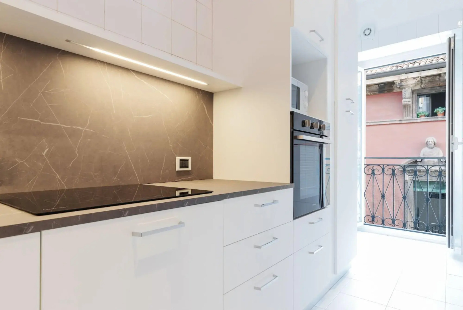 Milan Retreats Duomo