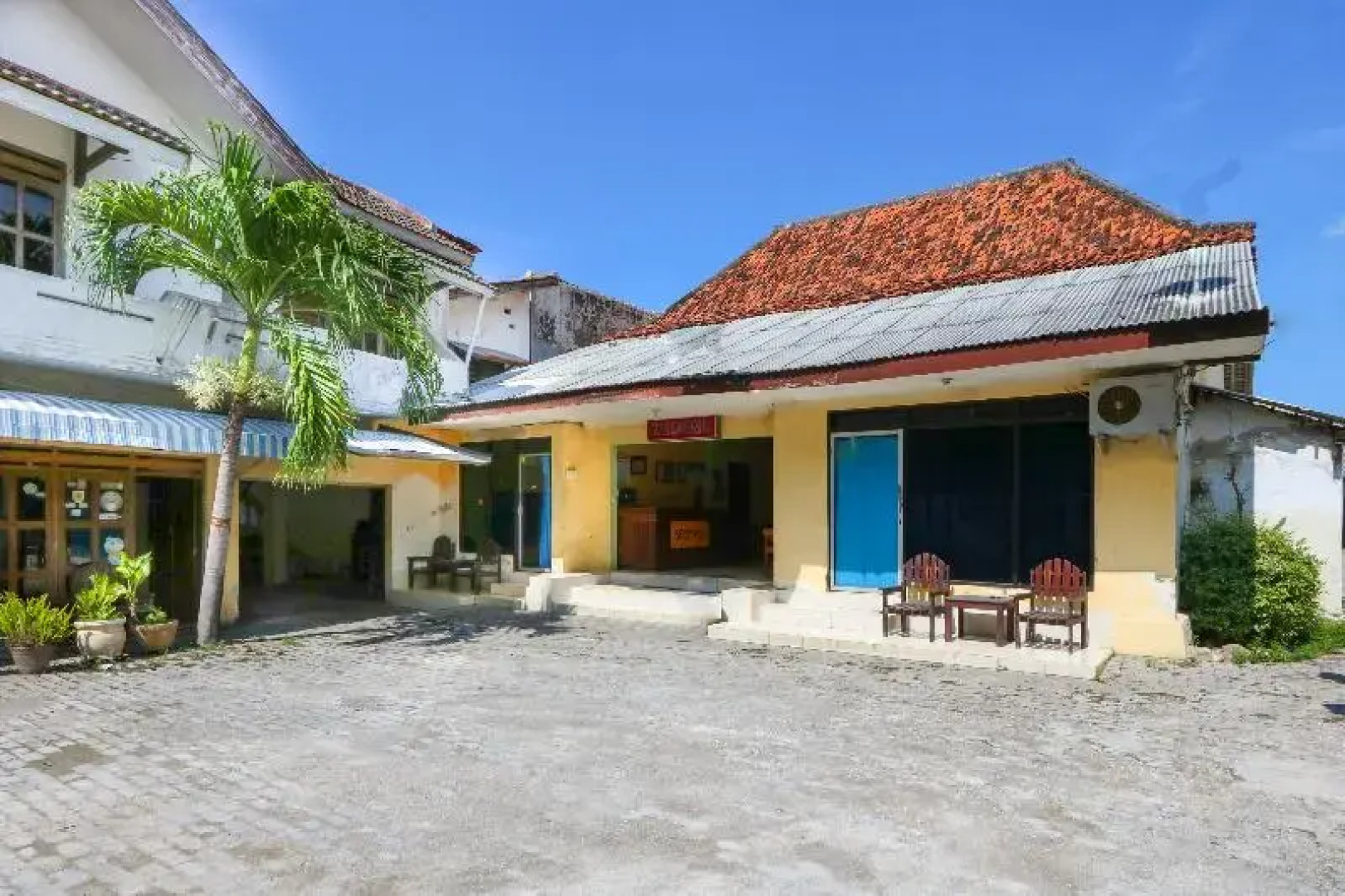 SPOT ON 2422 Hotel Moga Sari