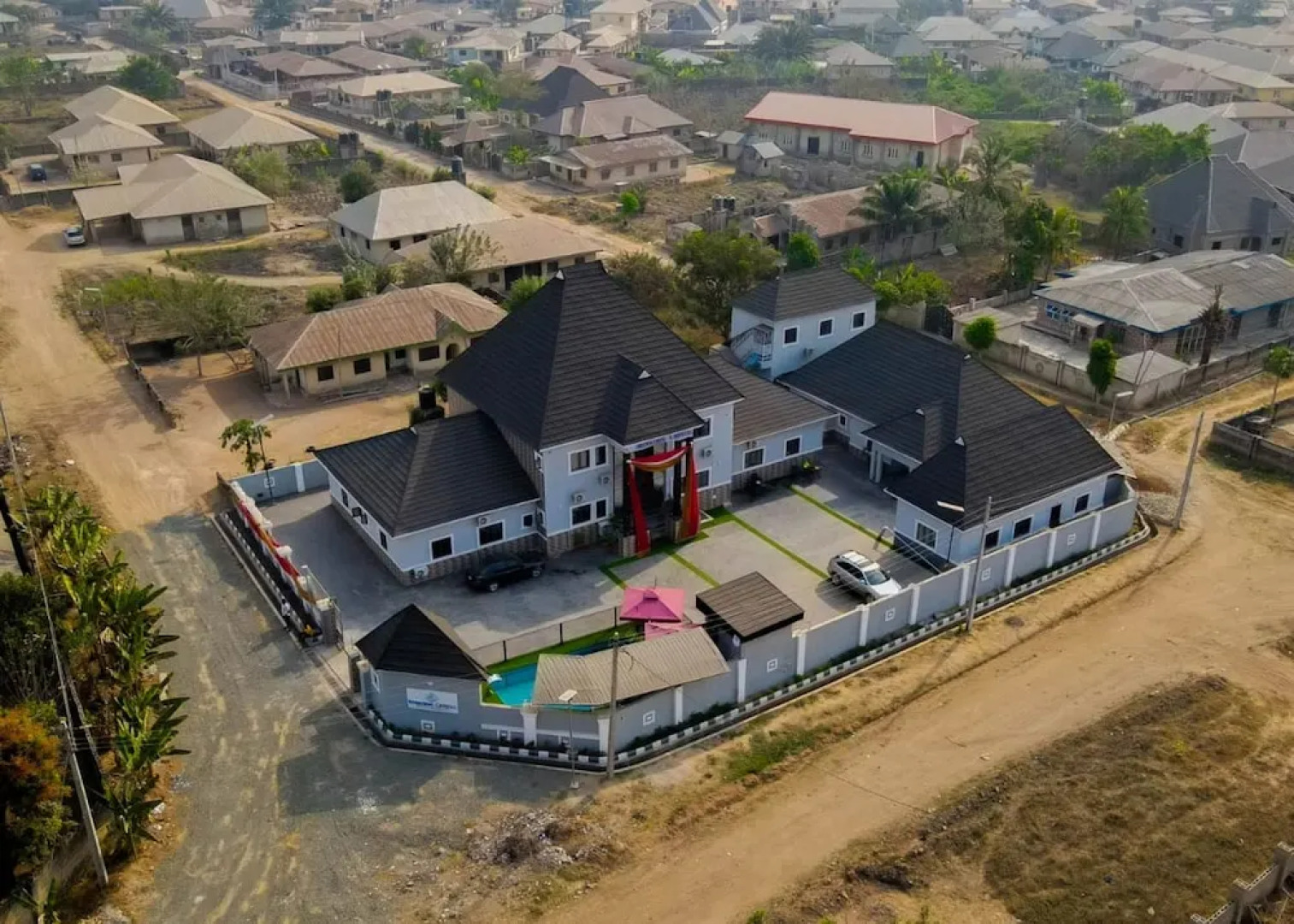 Ronkibog Crystal Hotel & Suites