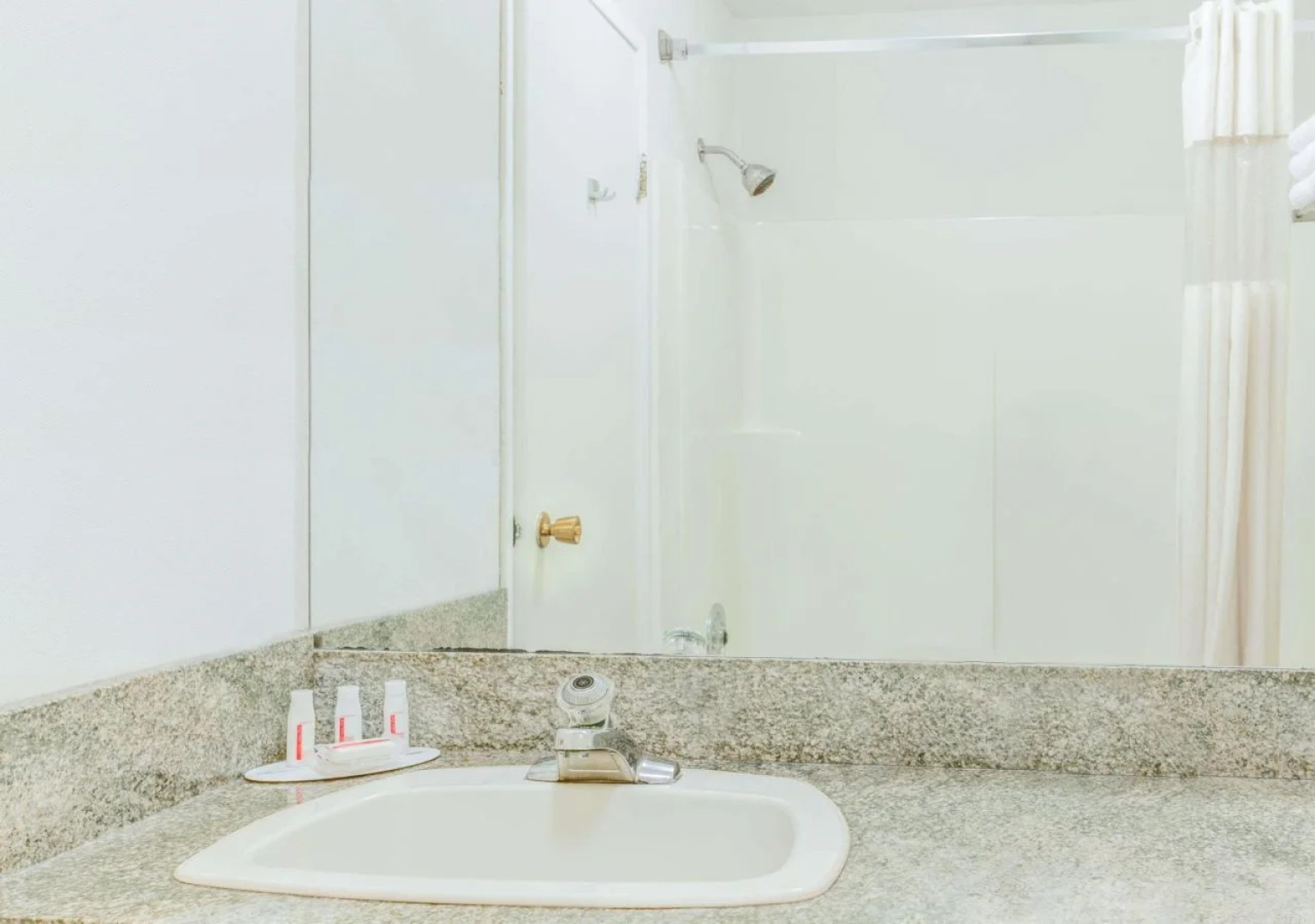 Howard Johnson Inn Enderby