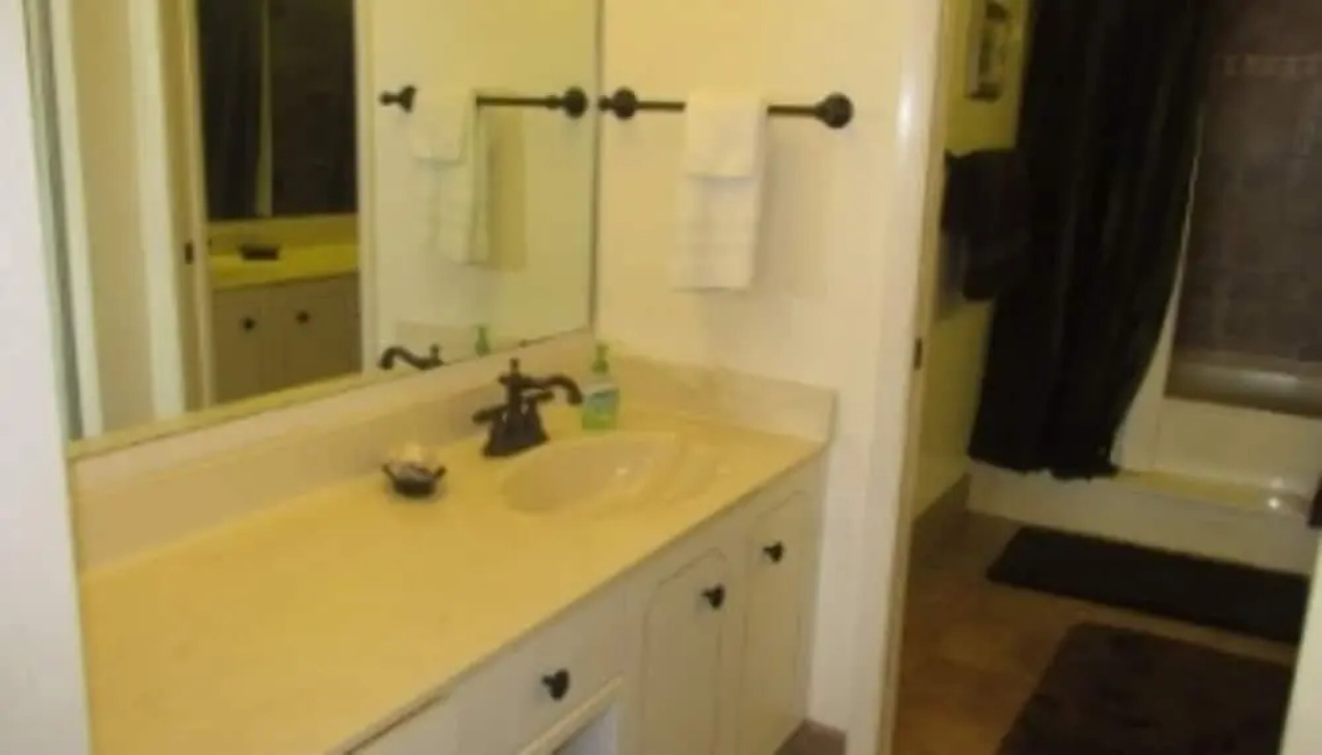 2 BR 2 BA - Seychelles 1405