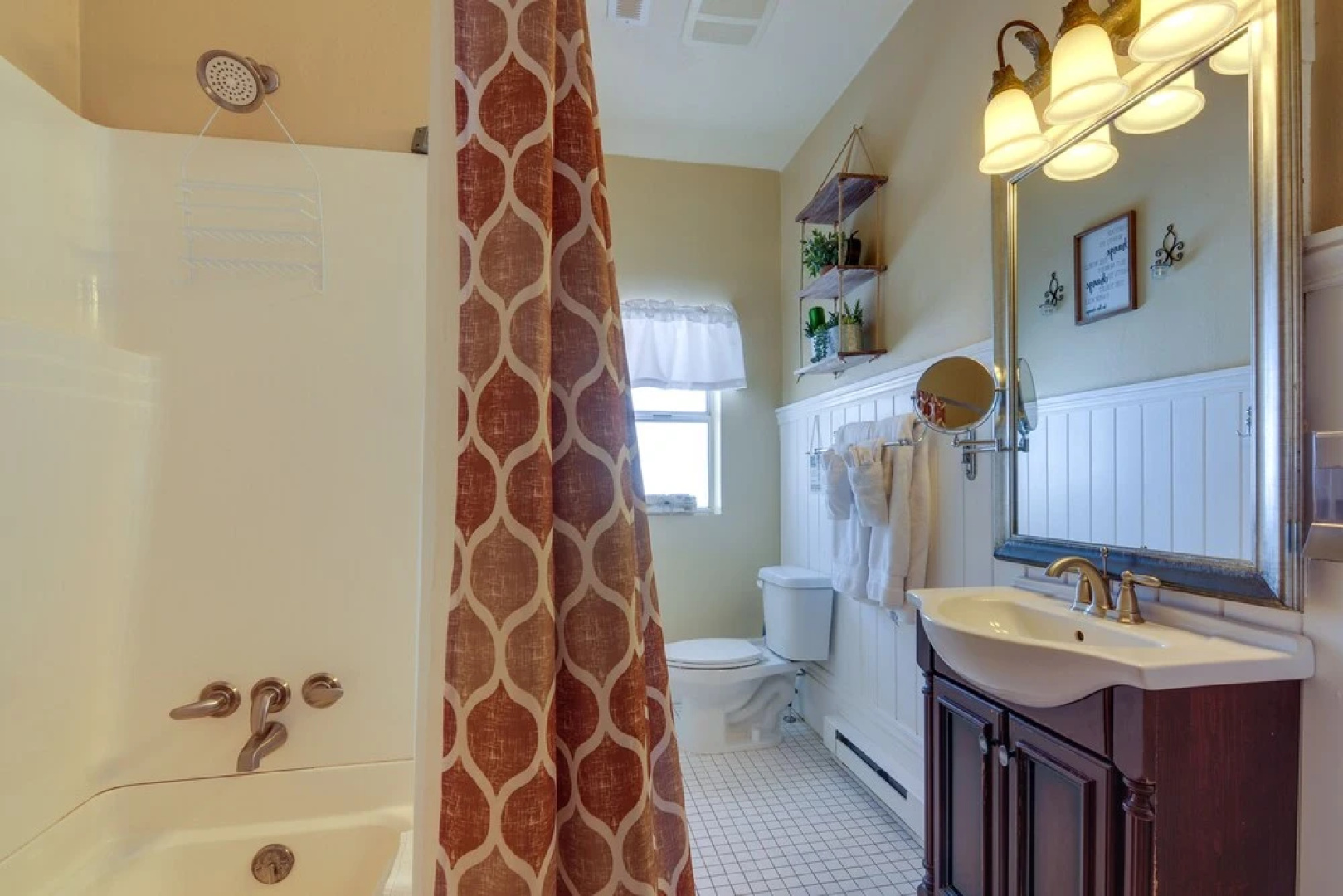 Beautiful Historic Home Near Bryce Canyon!