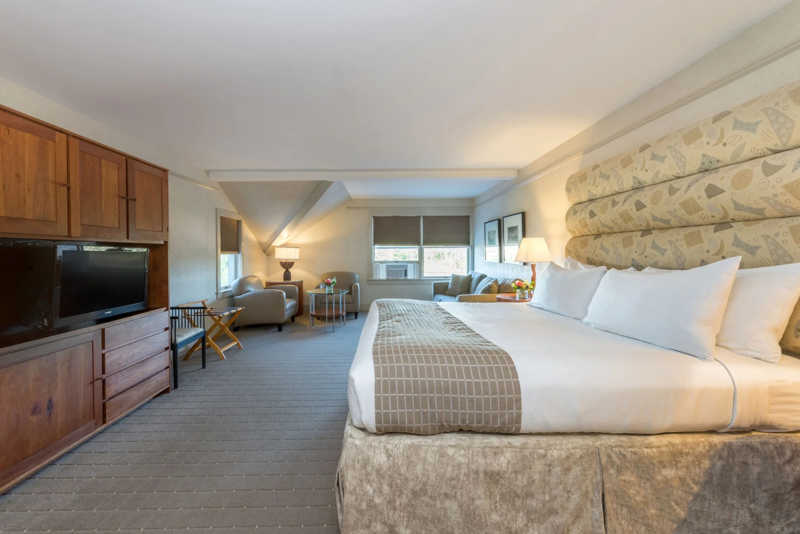 Breakwater Inn