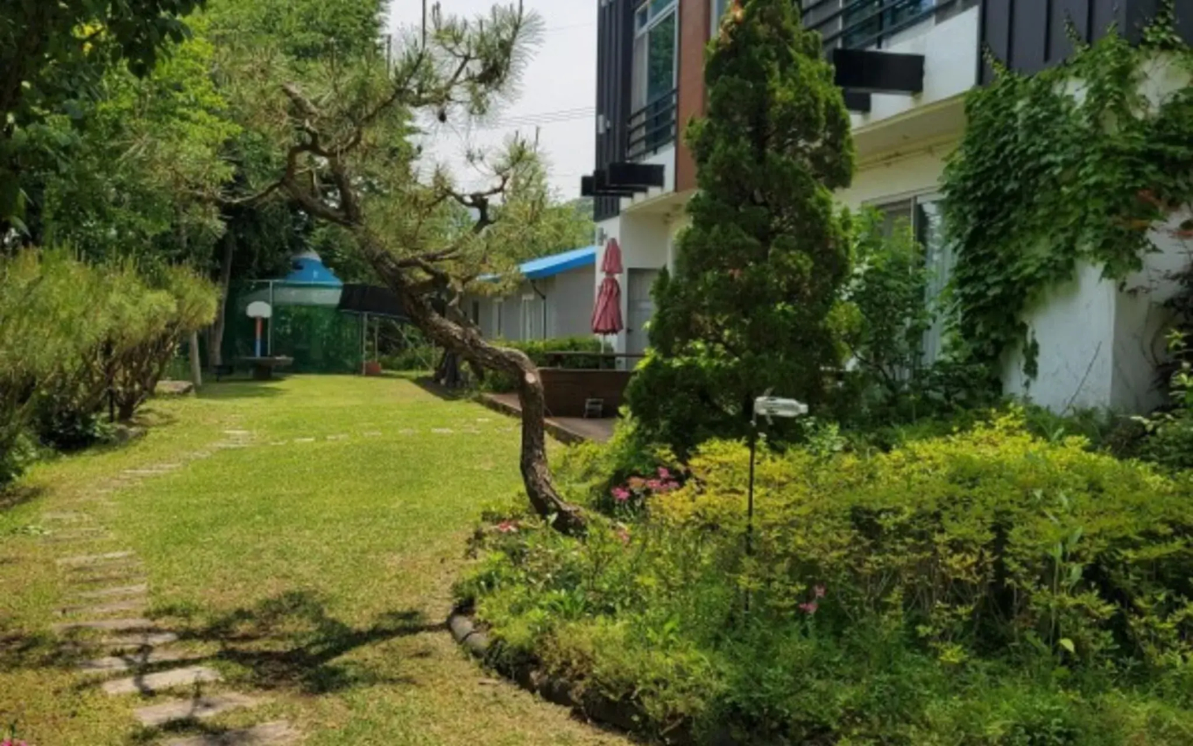 Yangpyeong Hayandohwaji Pension