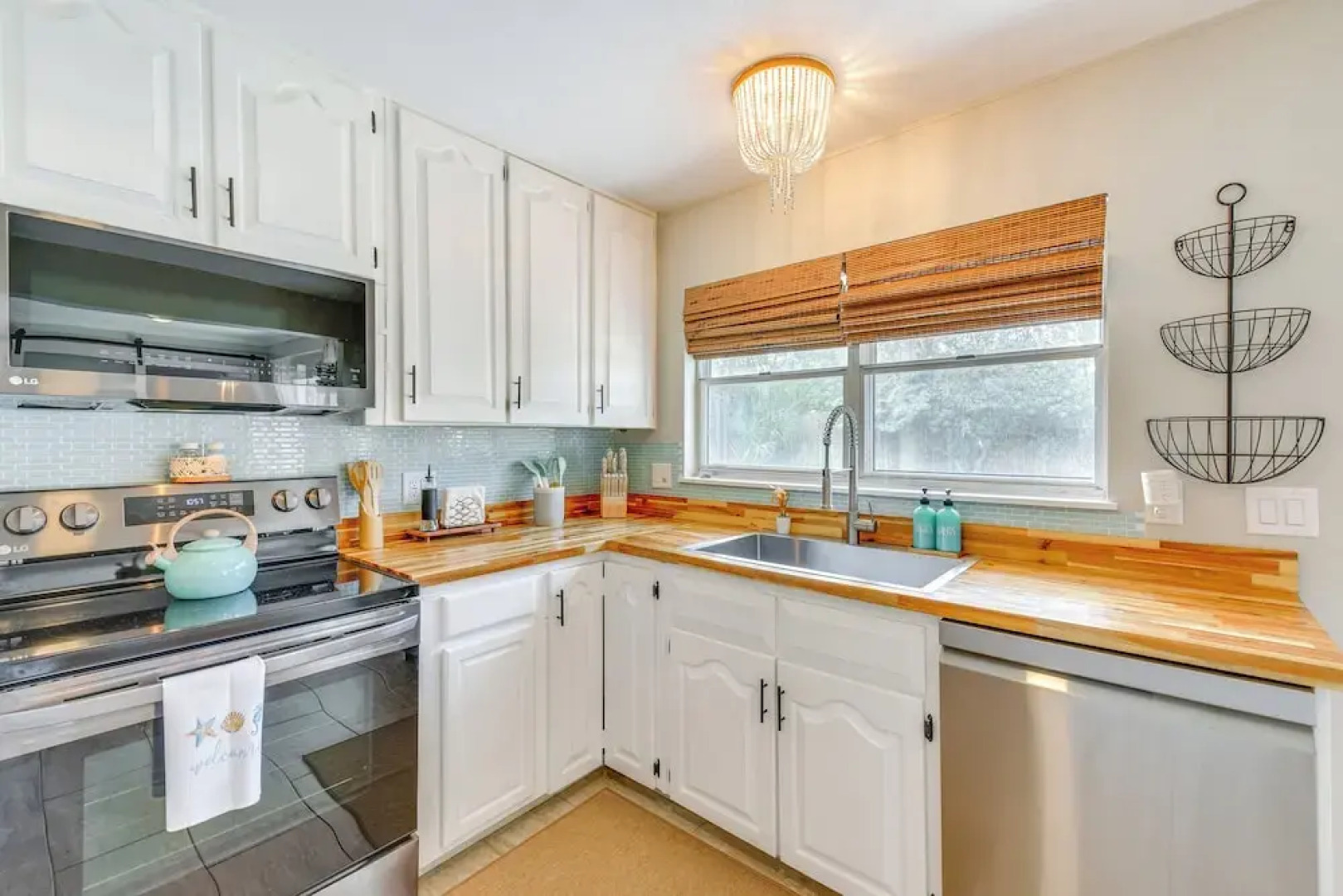 2 Mi to Shore: Modern Retreat in Fort Walton Beach