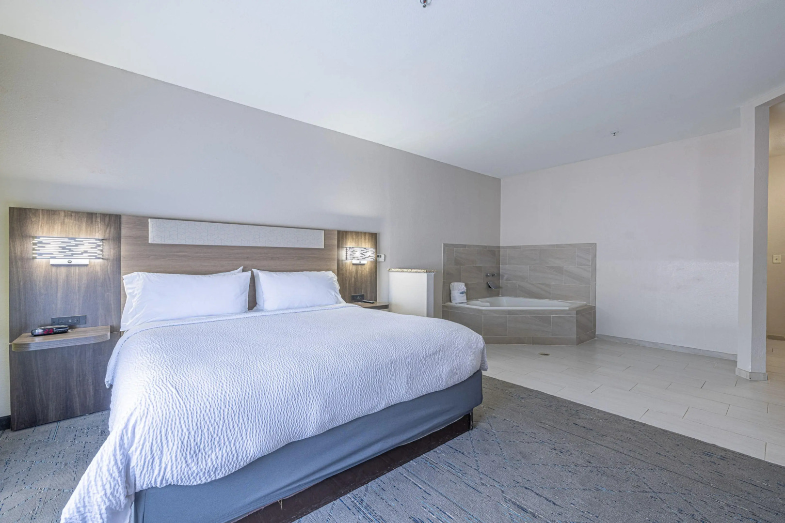 Holiday Inn Express & Suites College Station by IHG