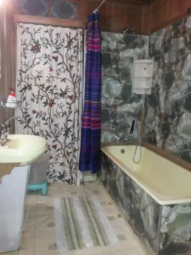 Kings Rose Houseboat