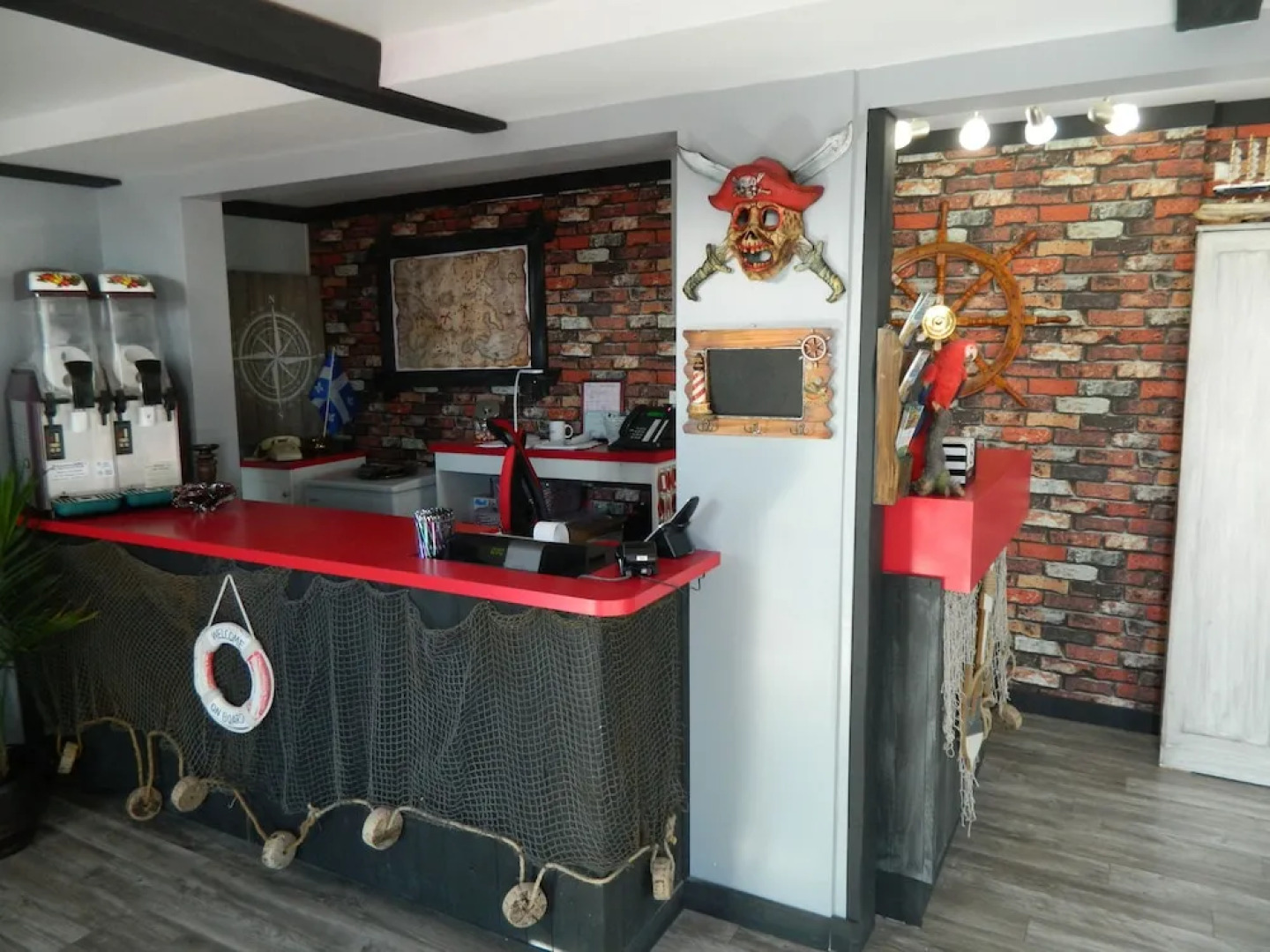 Le Pirate Motel & Camping