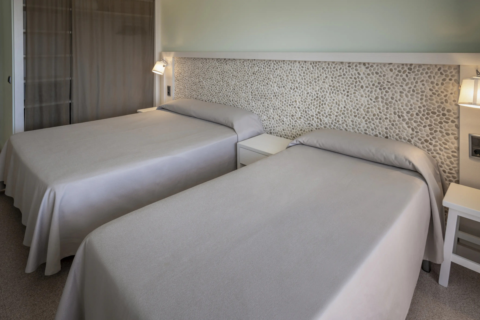 Caprici Beach Hotel & Spa