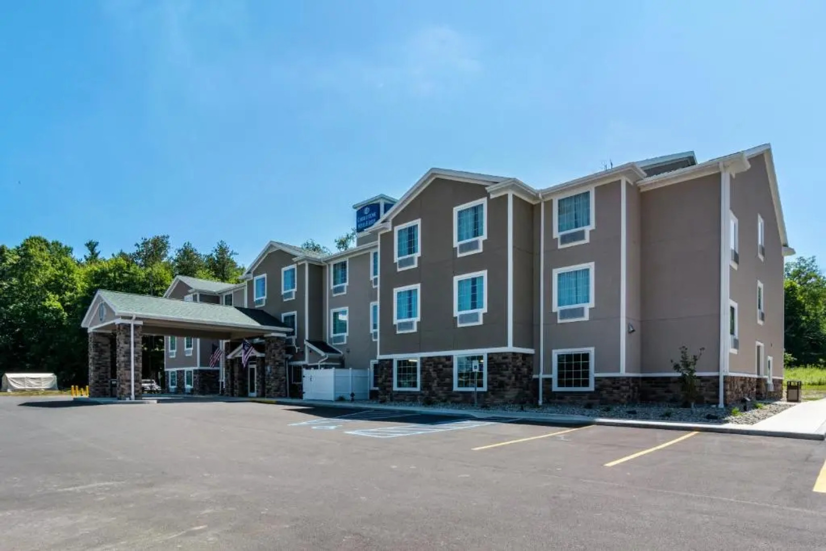 Cobblestone Hotel & Suites - Greenville