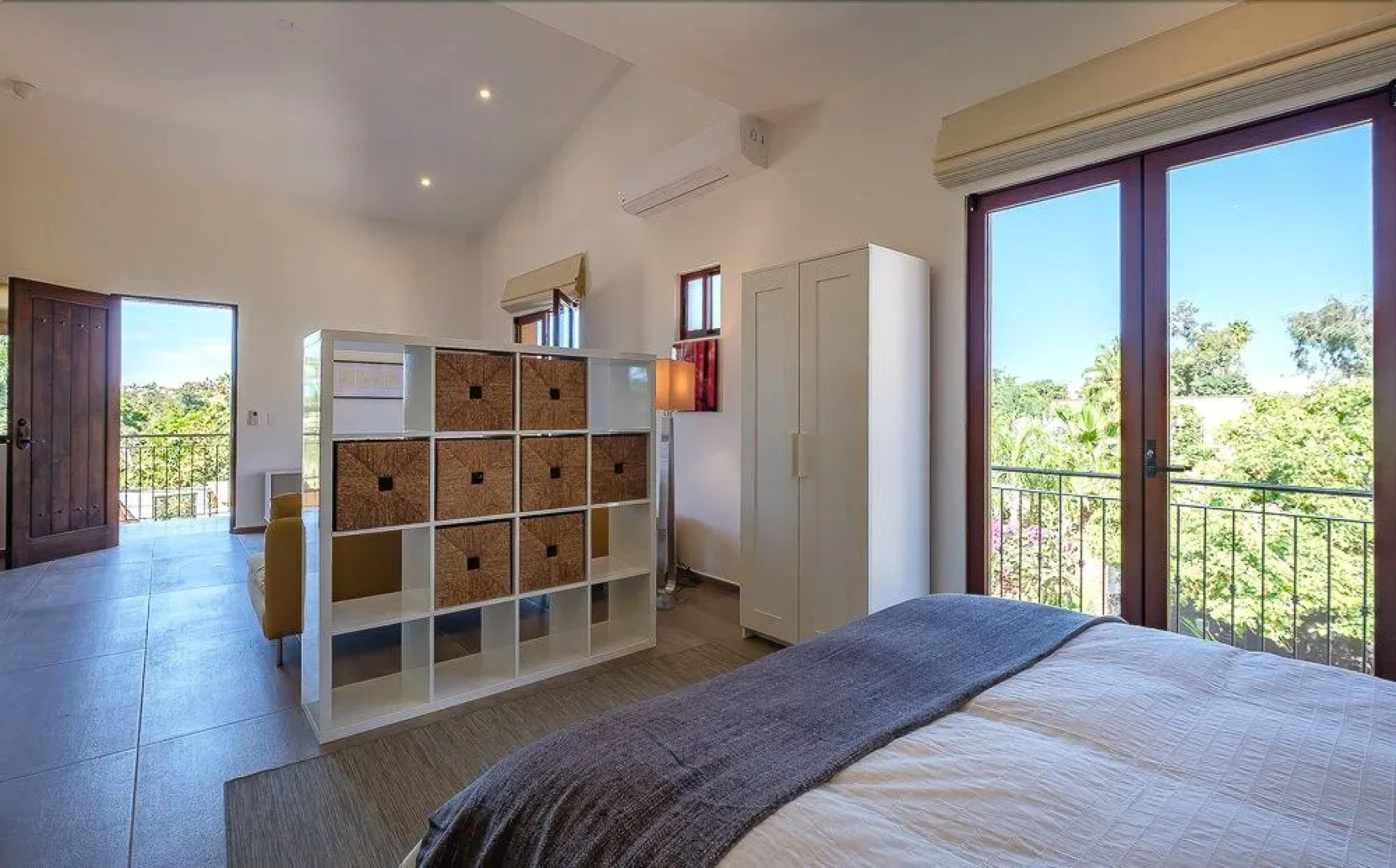 The Vibe Bed & Breakfast - Adults Only