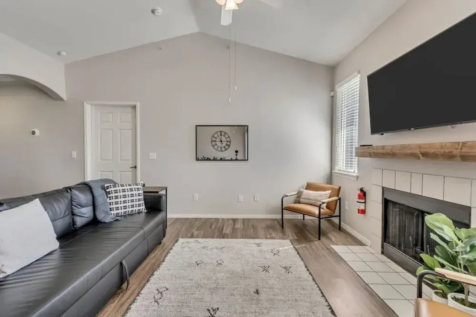 Luxury Apartment - Hot Tub - Gym - Free Parking