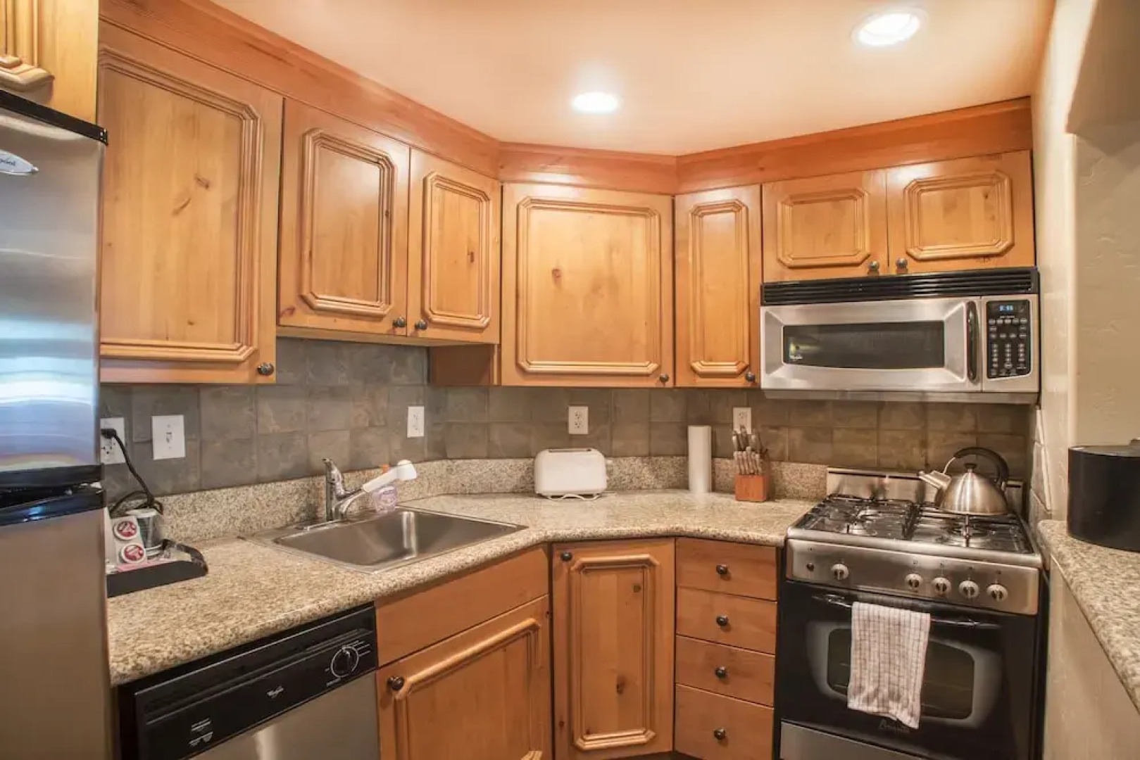 Villa 1041 3 Bed 3 Bath Full Kitchen 3 Bedroom Villa