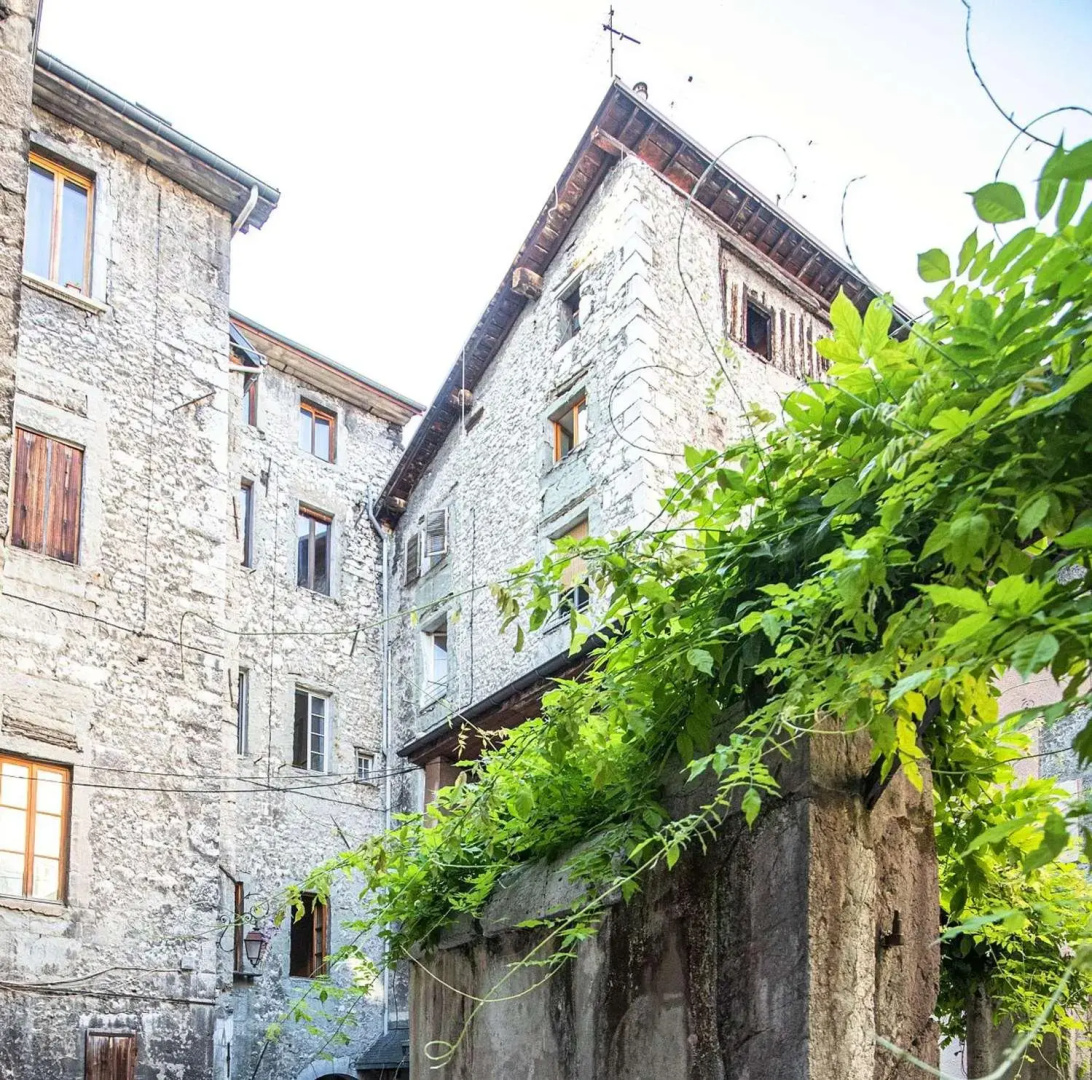 Kyriad Chambery Centre Curial