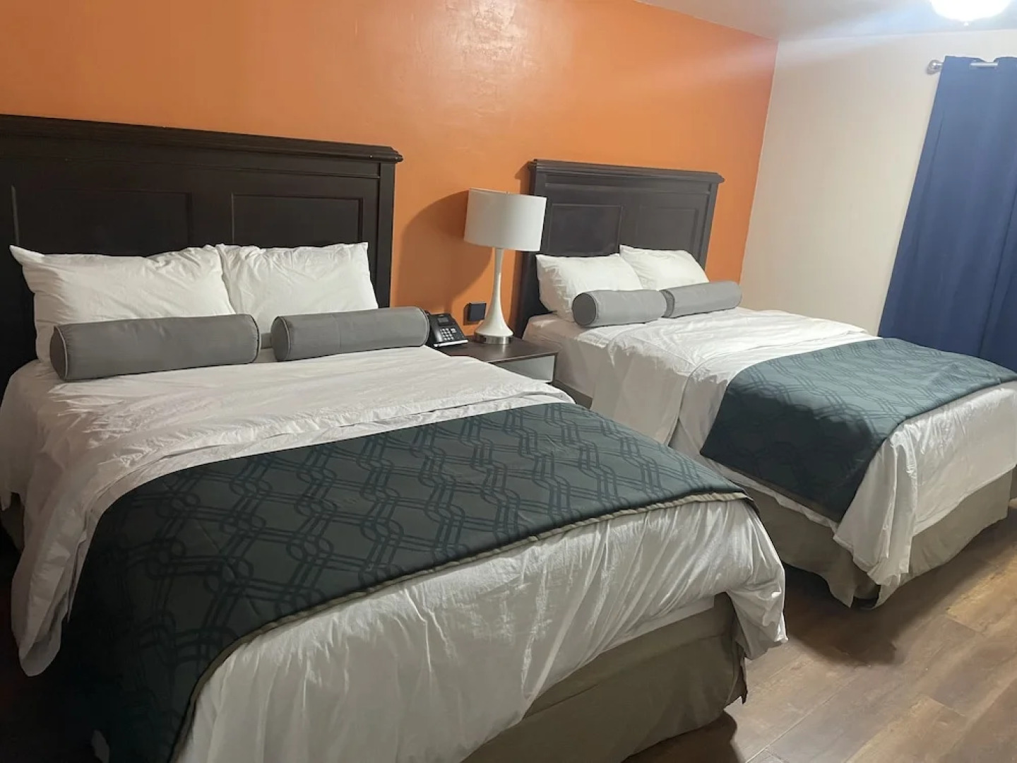 B&J Hotel and Apartment