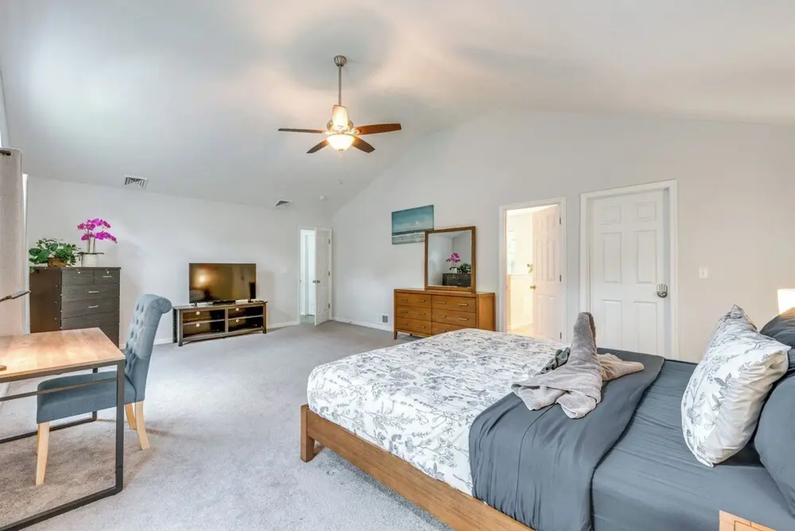 Walk to Beach: Family-friendly Arrowhead Lake Home