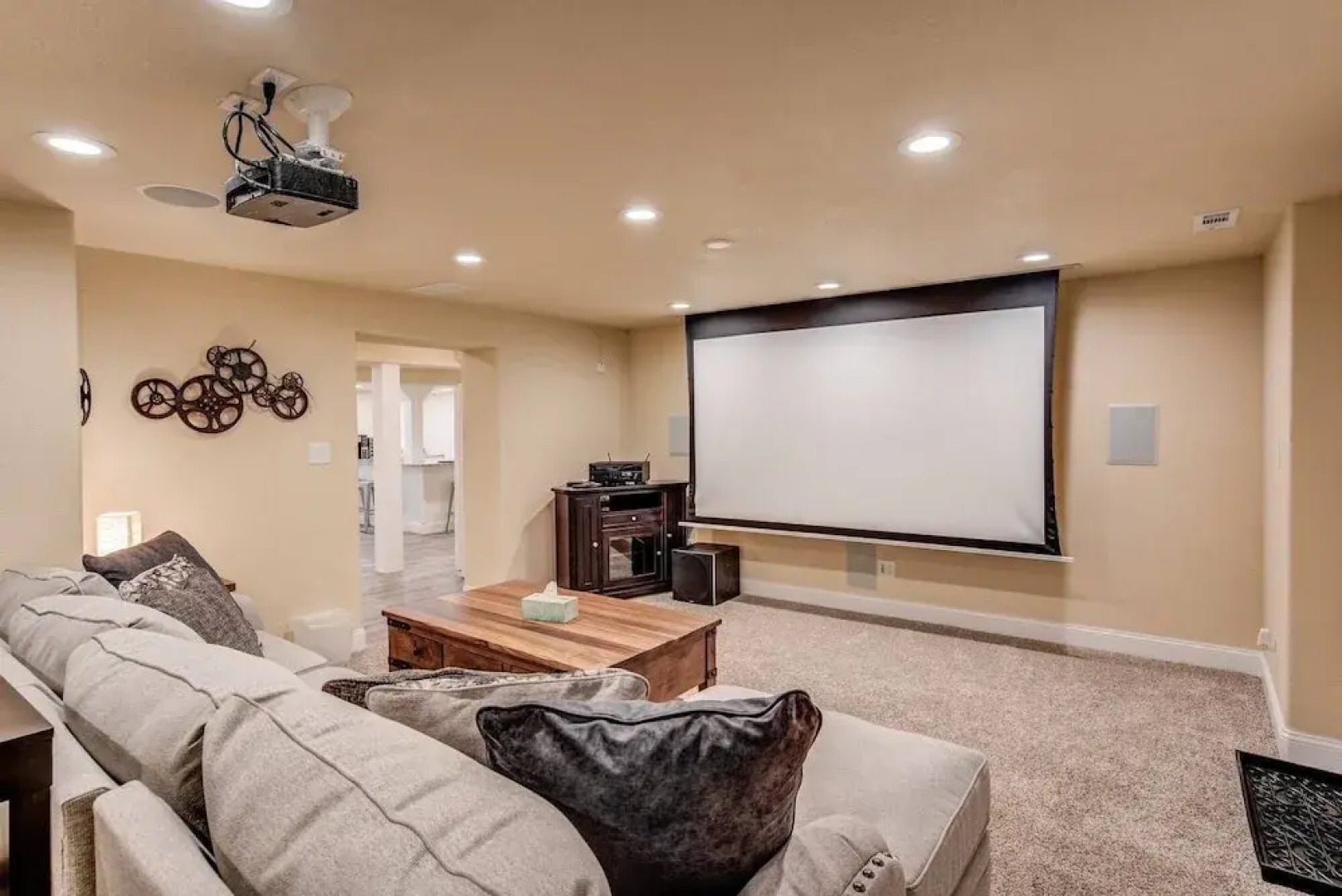 5BR Poe Manor Entertain,hot Tub+has Everything!