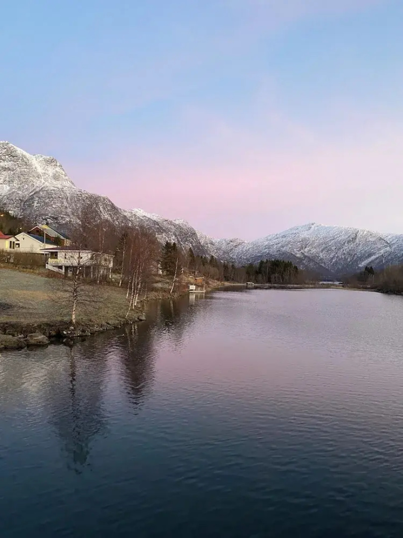 The house on the lake