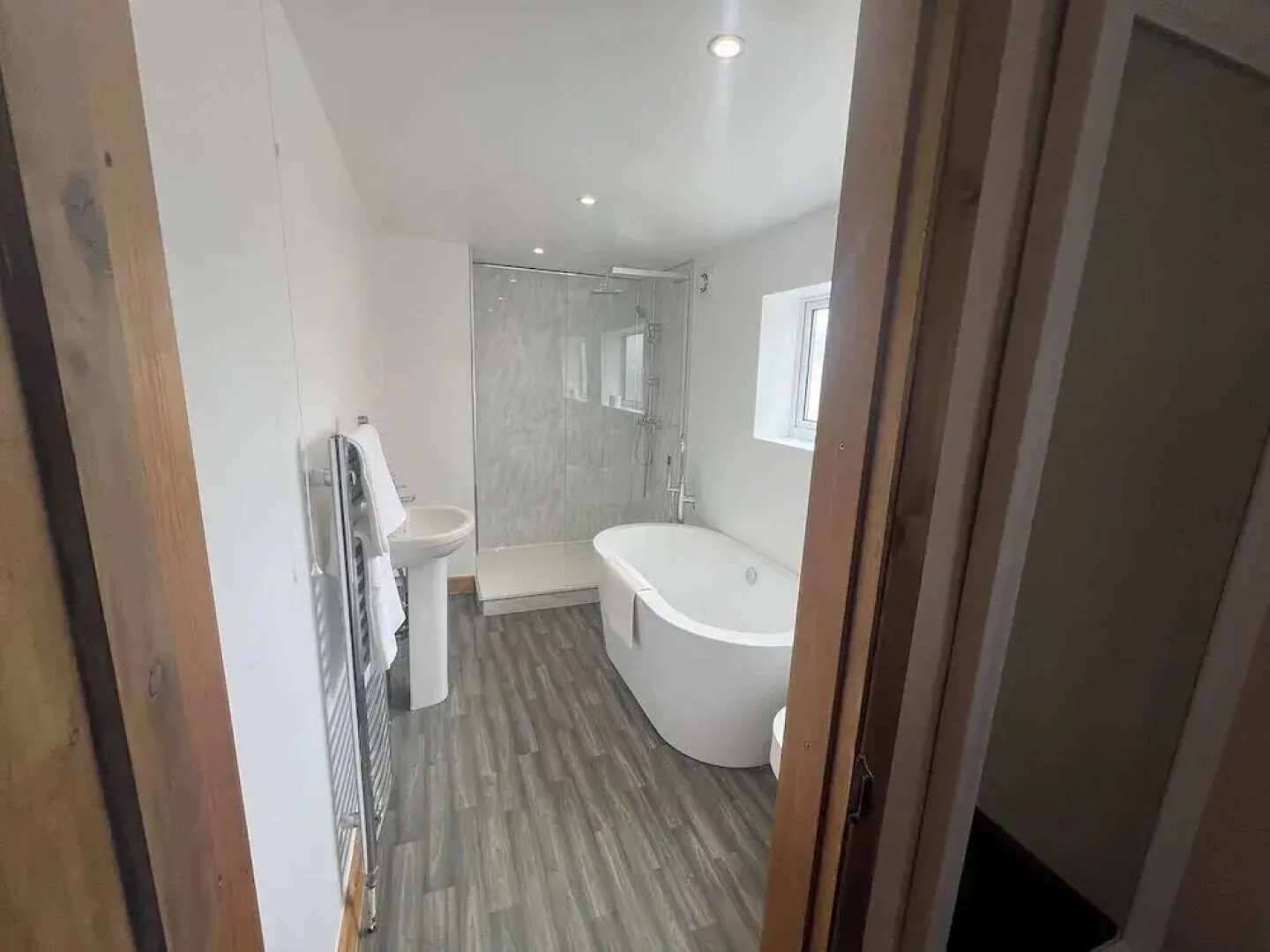 Blyton 2-bed Cottage, Parking, 30m to Lincoln