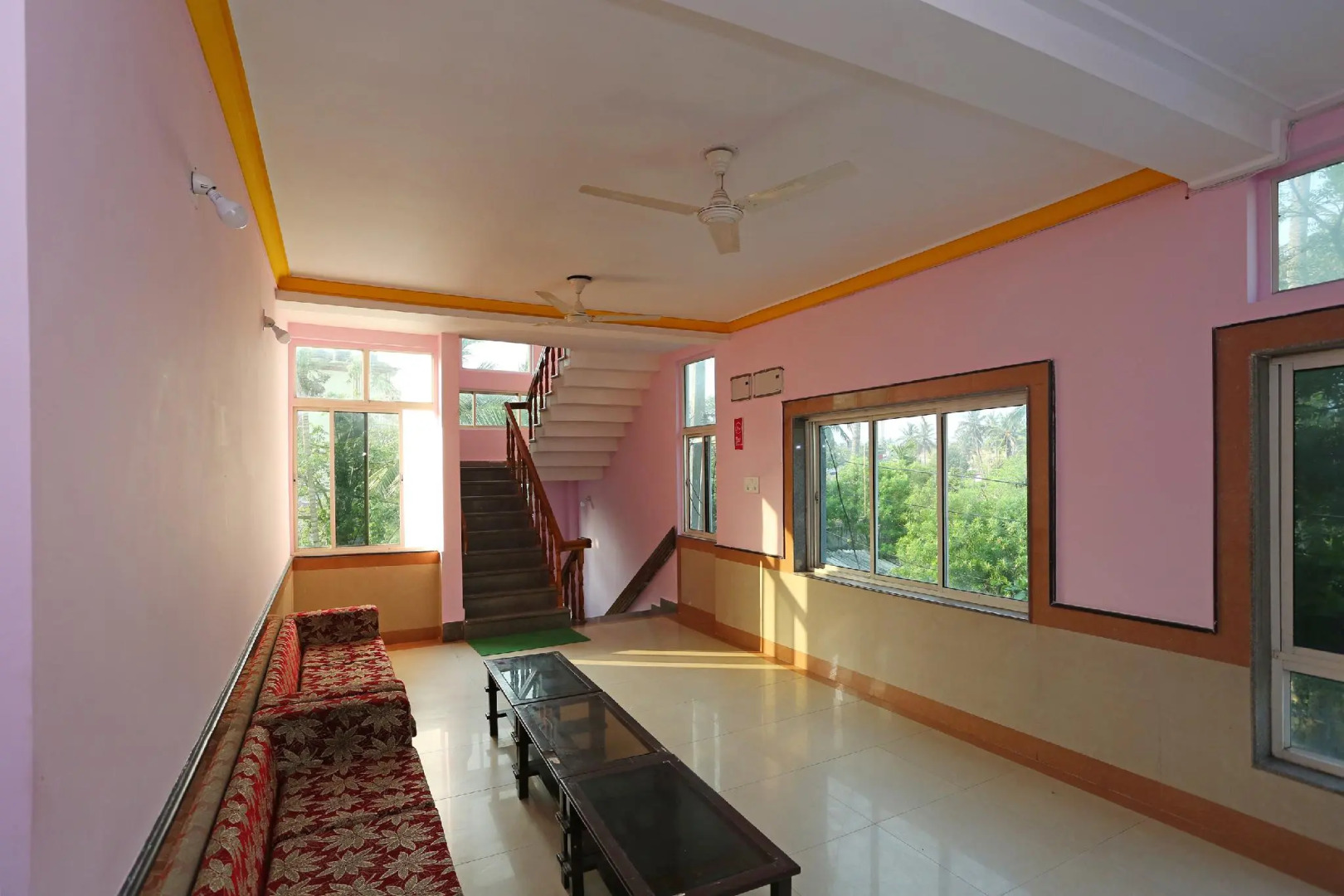 OYO 3066 D2 Holiday Inn