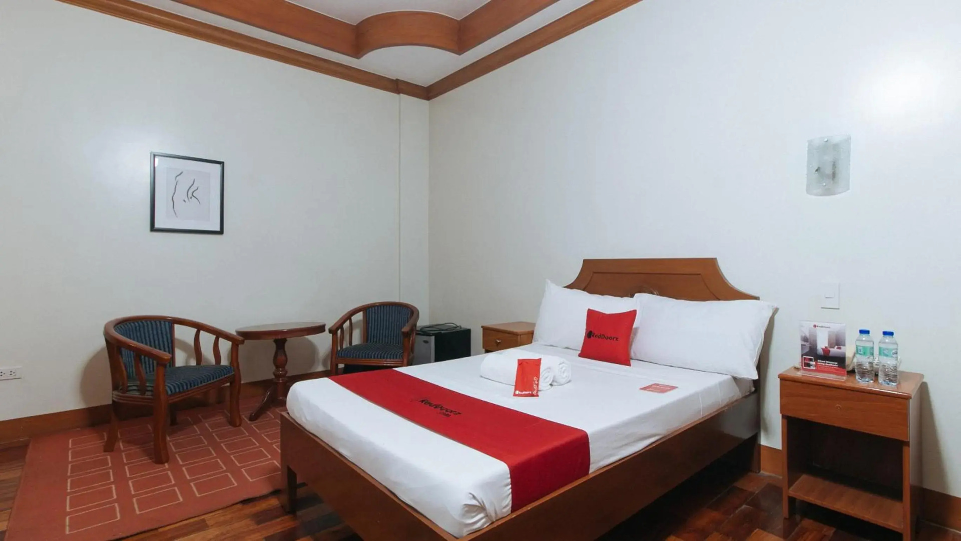 RedDoorz Premium @ Nick Hotel Gerona Tarlac