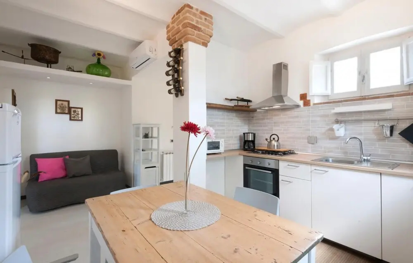 Stunning Home in Arcevia With 2 Bedrooms, Wifi and Outdoor Swimming Pool