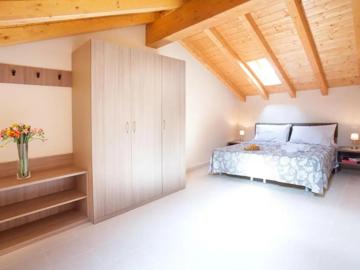 Sala Comacina Apartment No 1 (Sleeps 10)