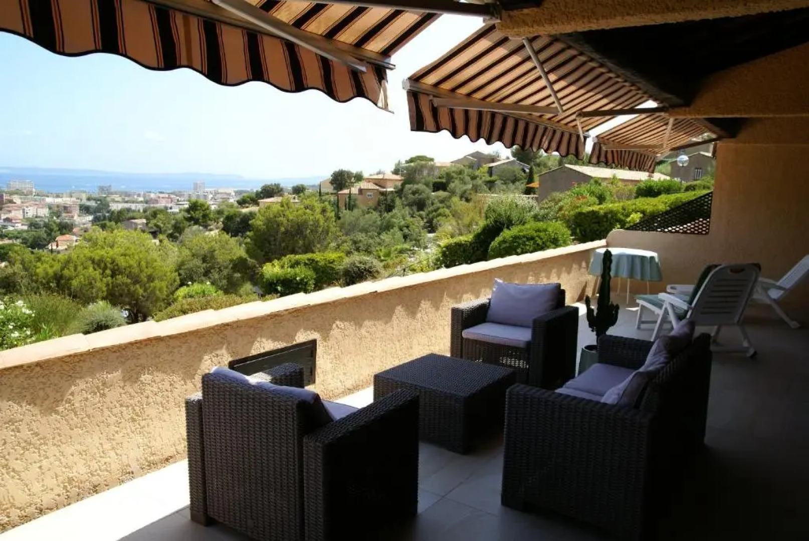 Superbe T4 -Vue Mer- Tout Confort Refait a Neuf!