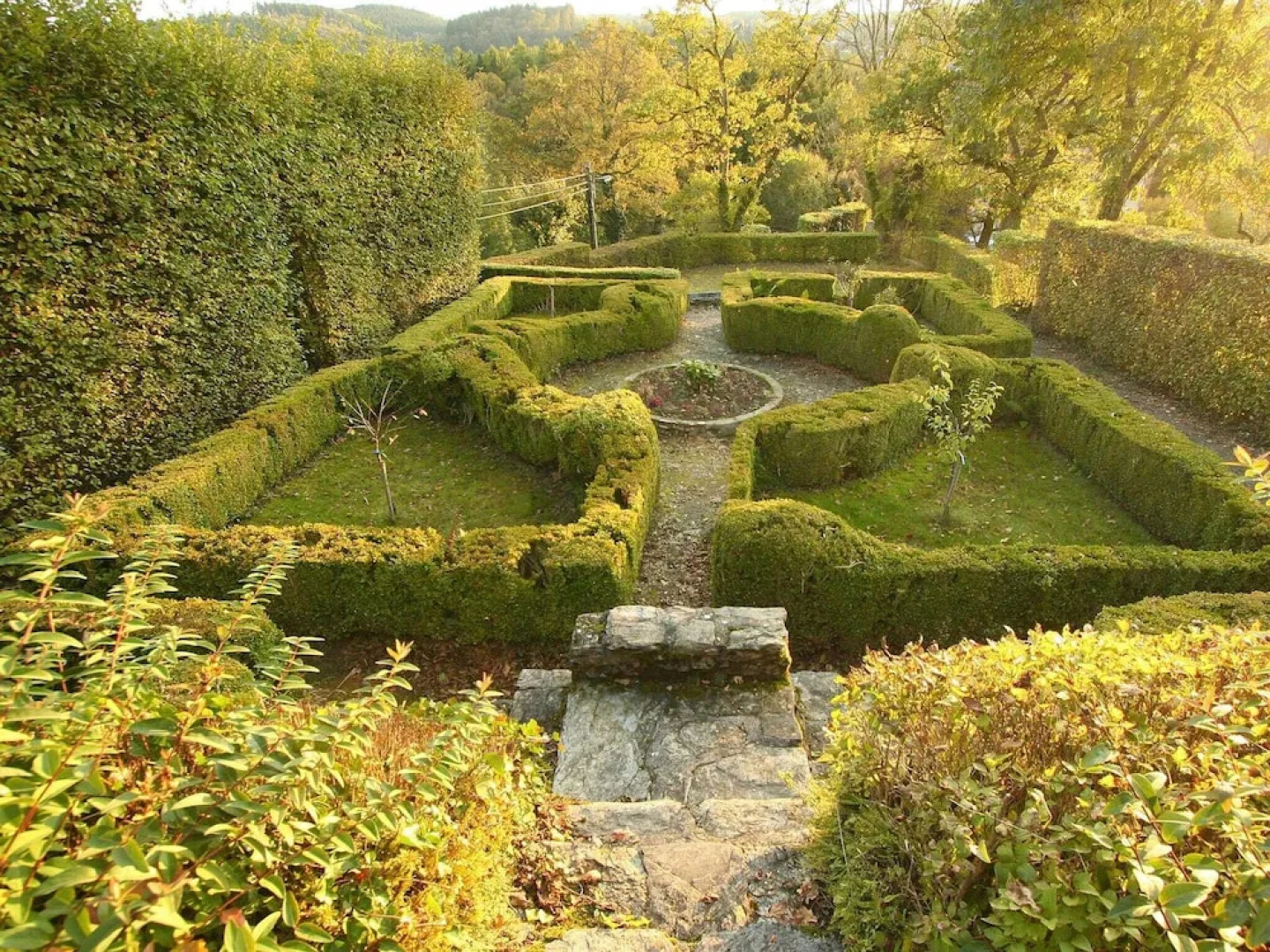Quaint Holiday Home with Jacuzzi in Bouillon Ardennes