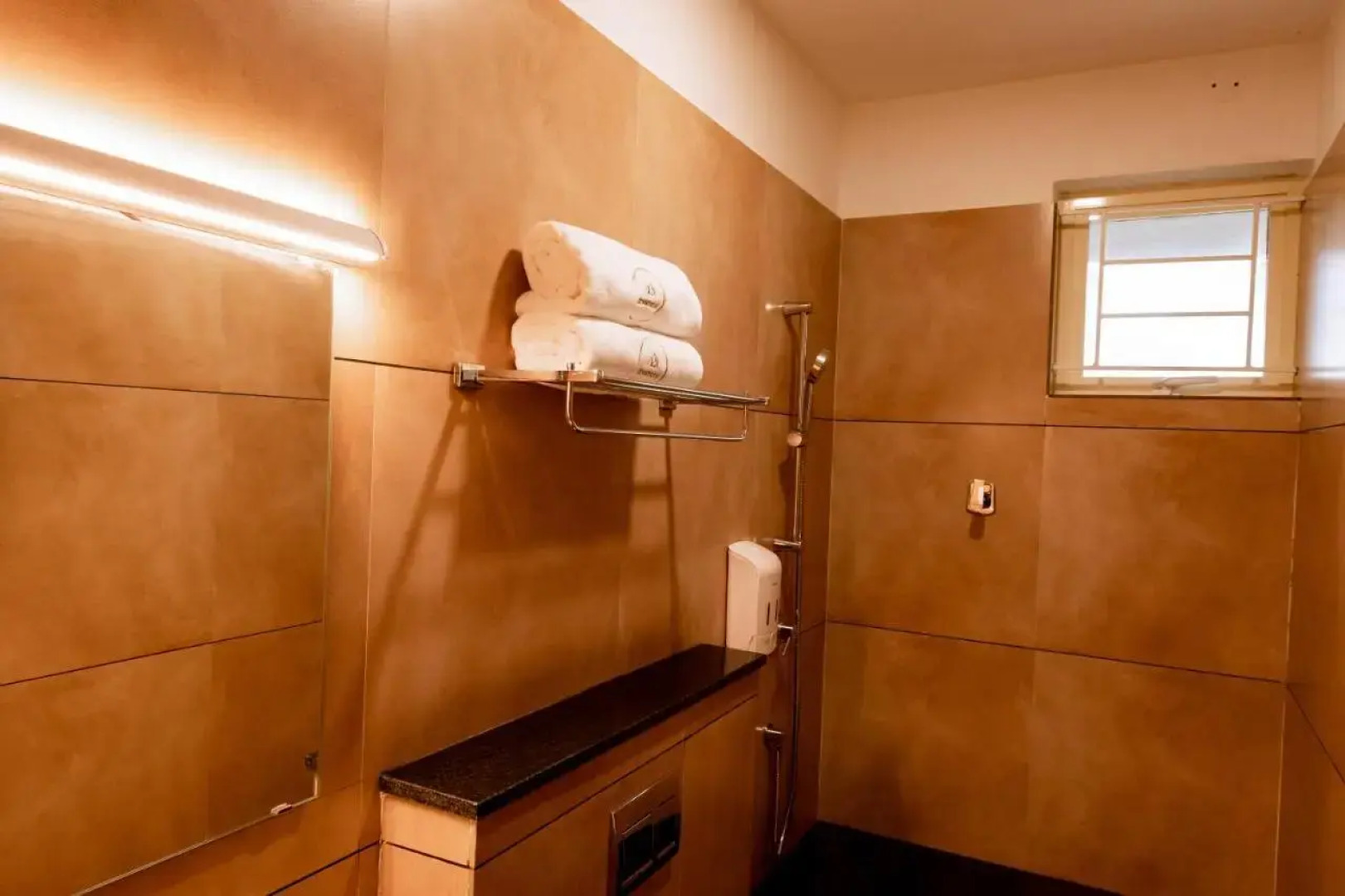 Dreamotel Luxury Suits And Rooms