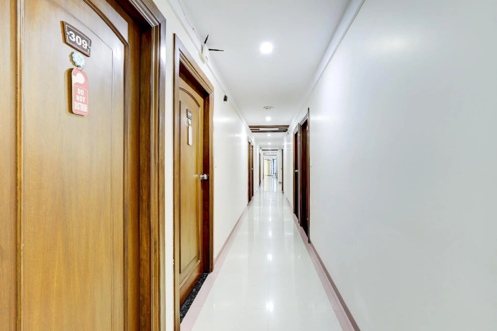 OYO 82574 Hotel Horizon