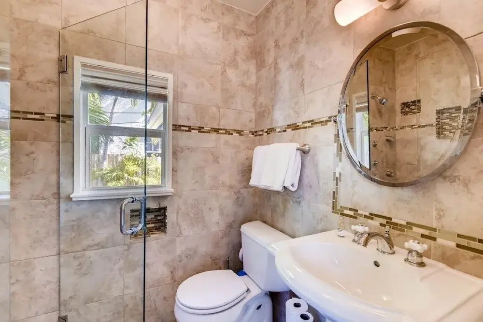 West Palm Beauty With Private Pool 4 Bedroom Home by RedAwning