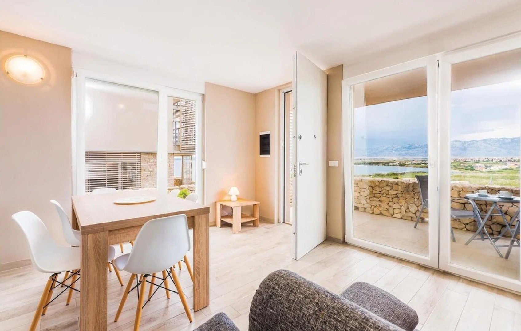 Nice Home in Povljana With Wifi and 2 Bedrooms