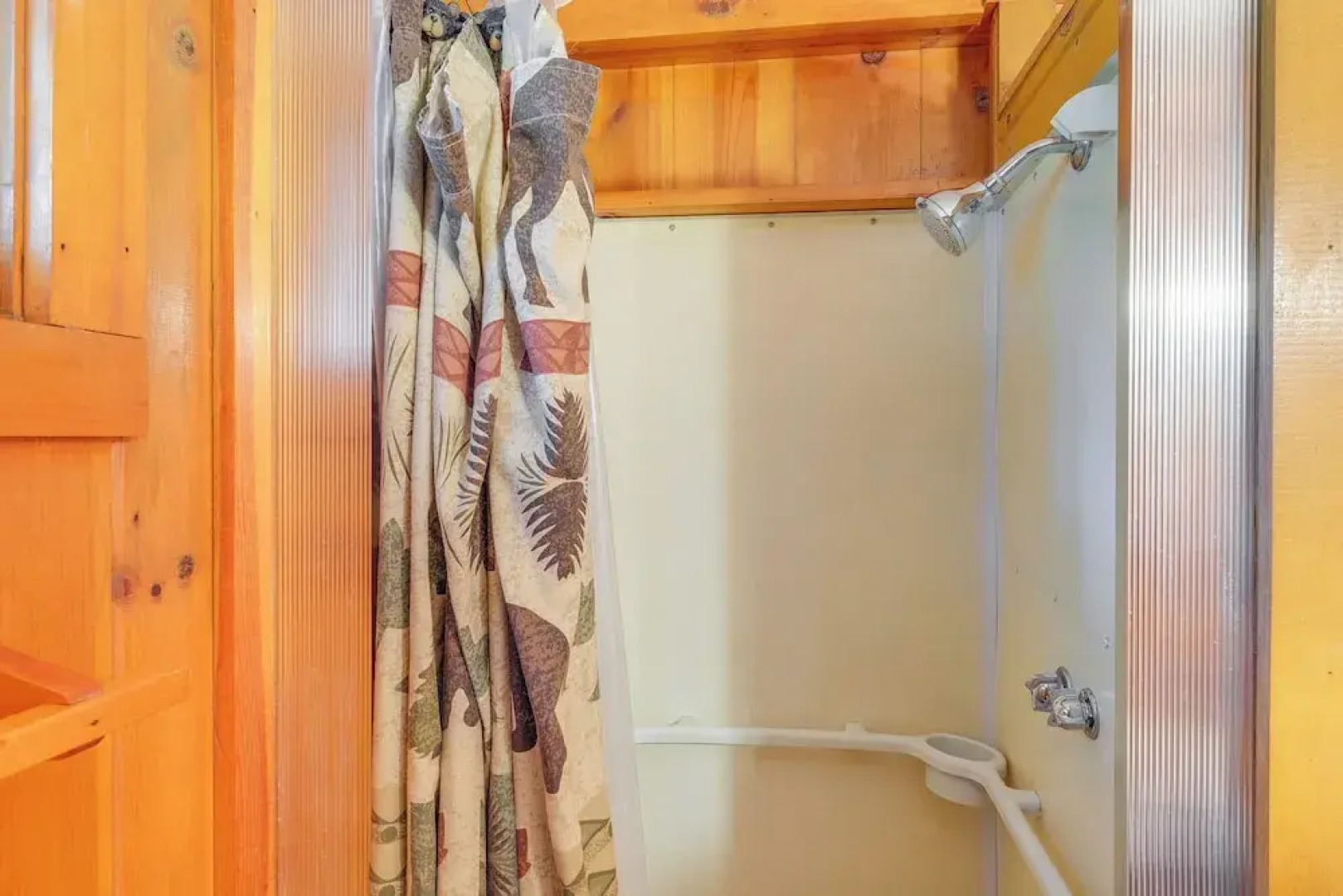 Kalkaska Retreat: Private Hot Tub, Dock, Fireplace