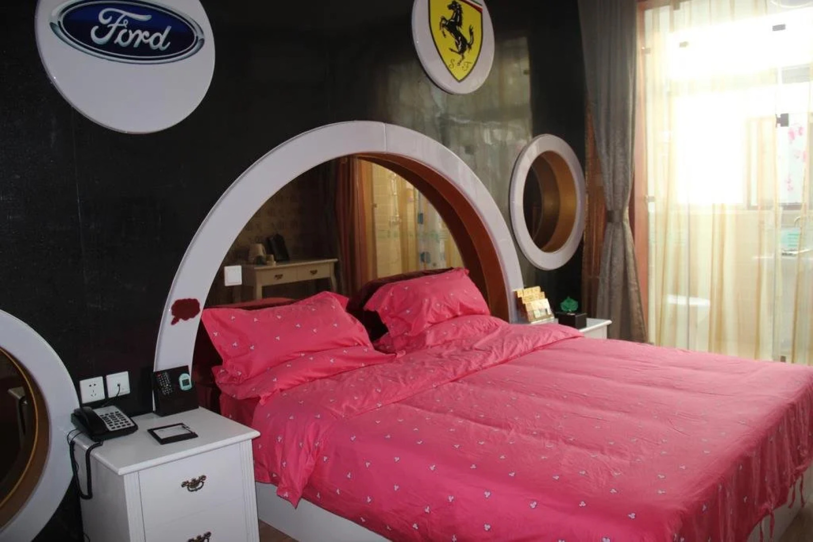 Beijing Lingjian Xiaoxi Theme Business Hotel