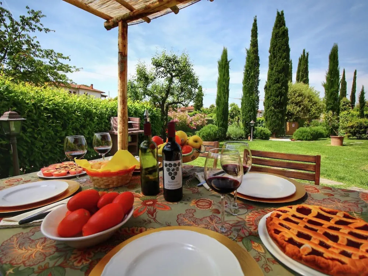 Tuscan Retreat With Pool