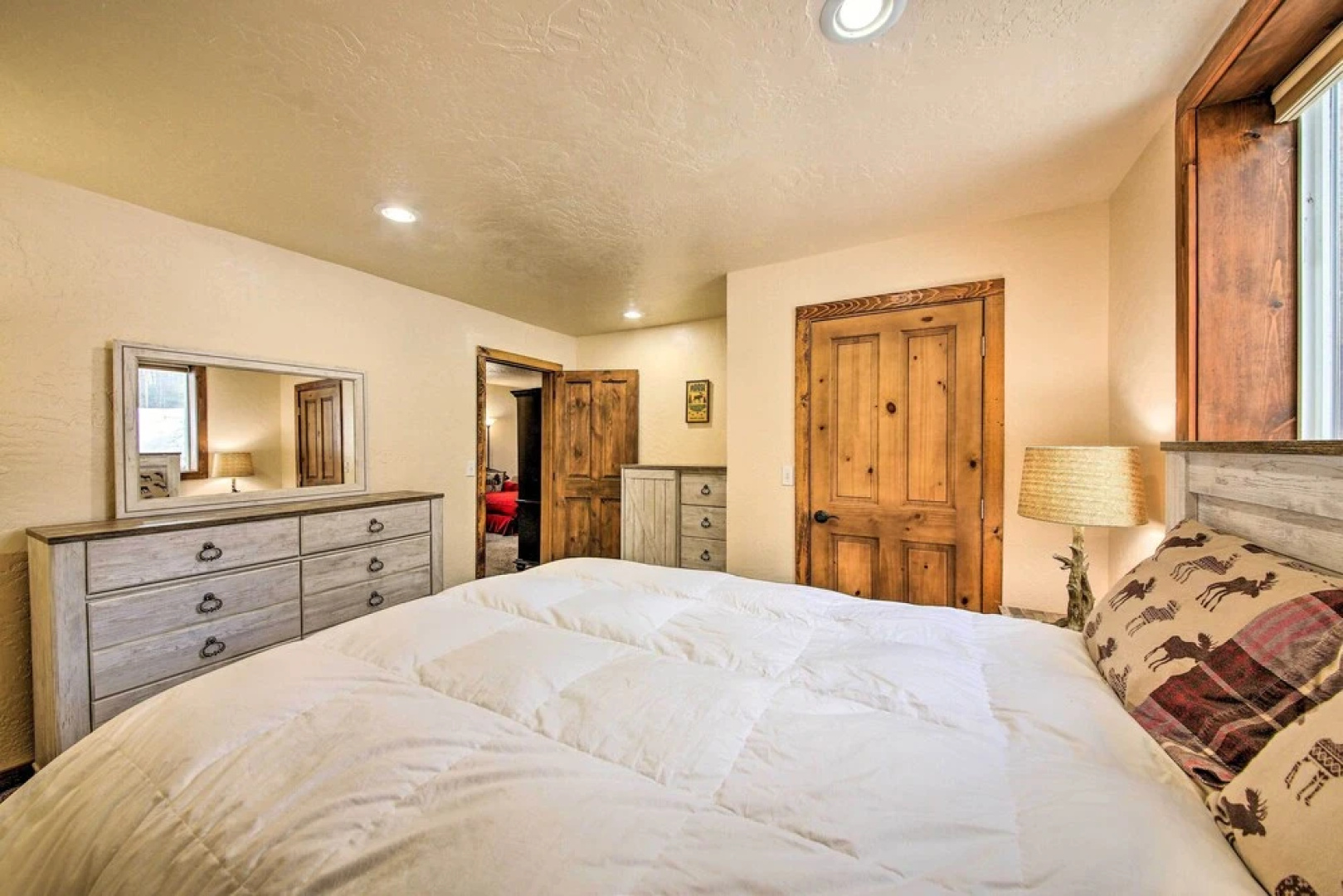 Priest Lake Apartment Near Hiking Trails!