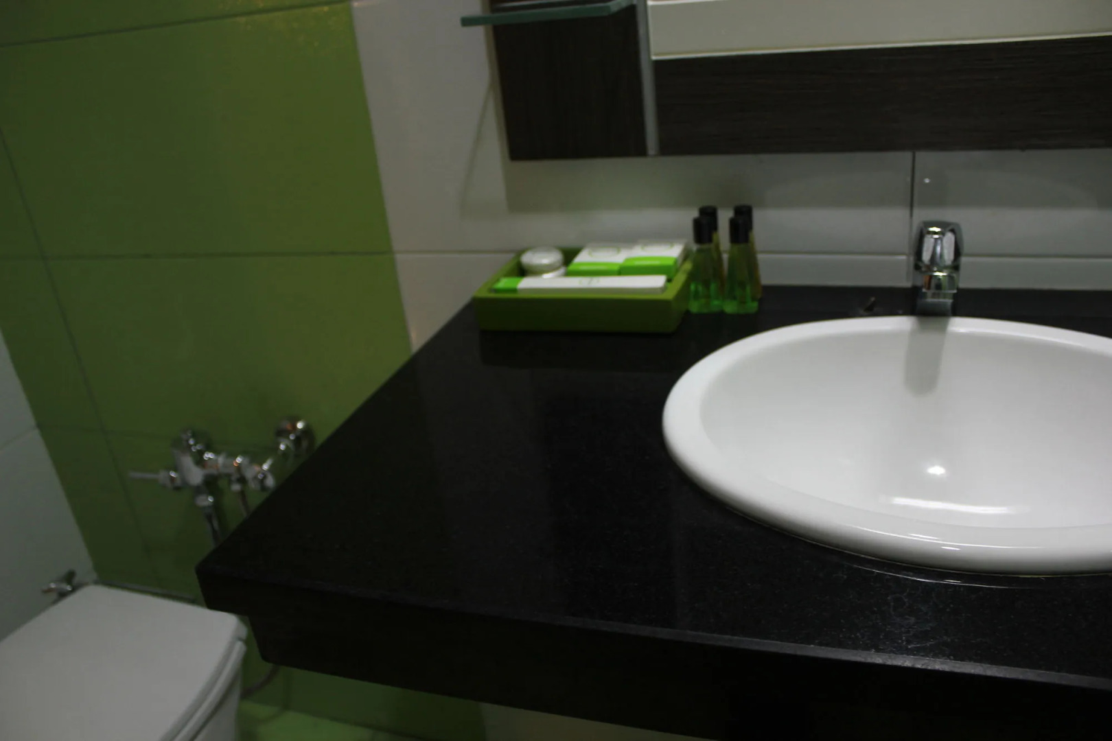 Pose in Solo by Wstay