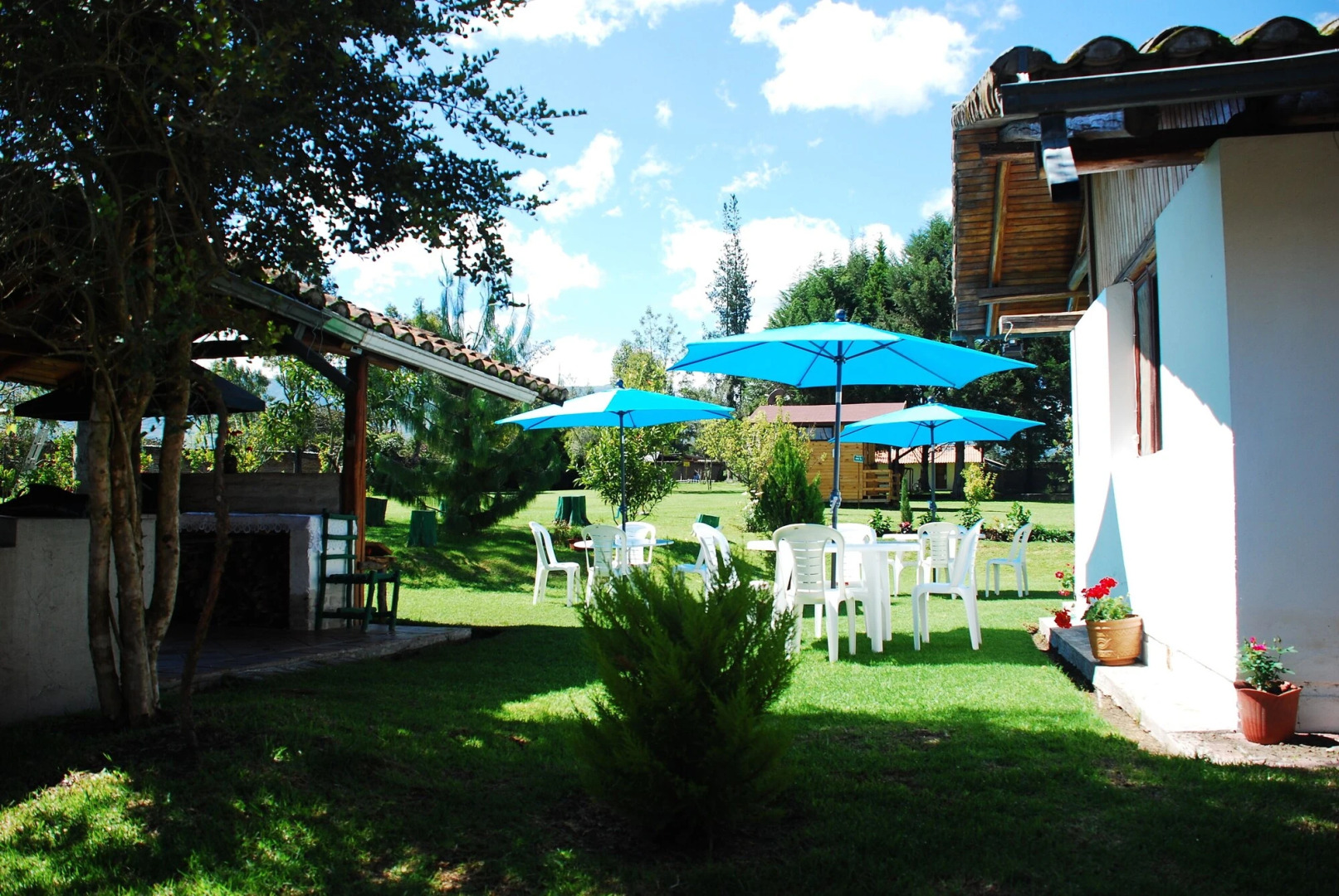 Hosteria Airport Garden