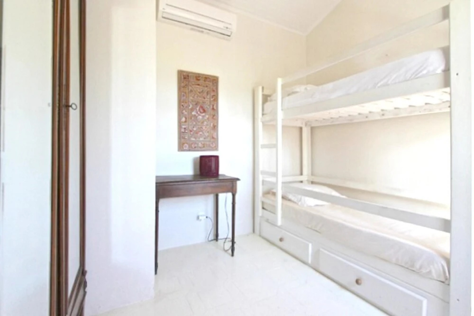 Villa With 4 Bedrooms in Maussane-les-alpilles, With Wonderful Mountai