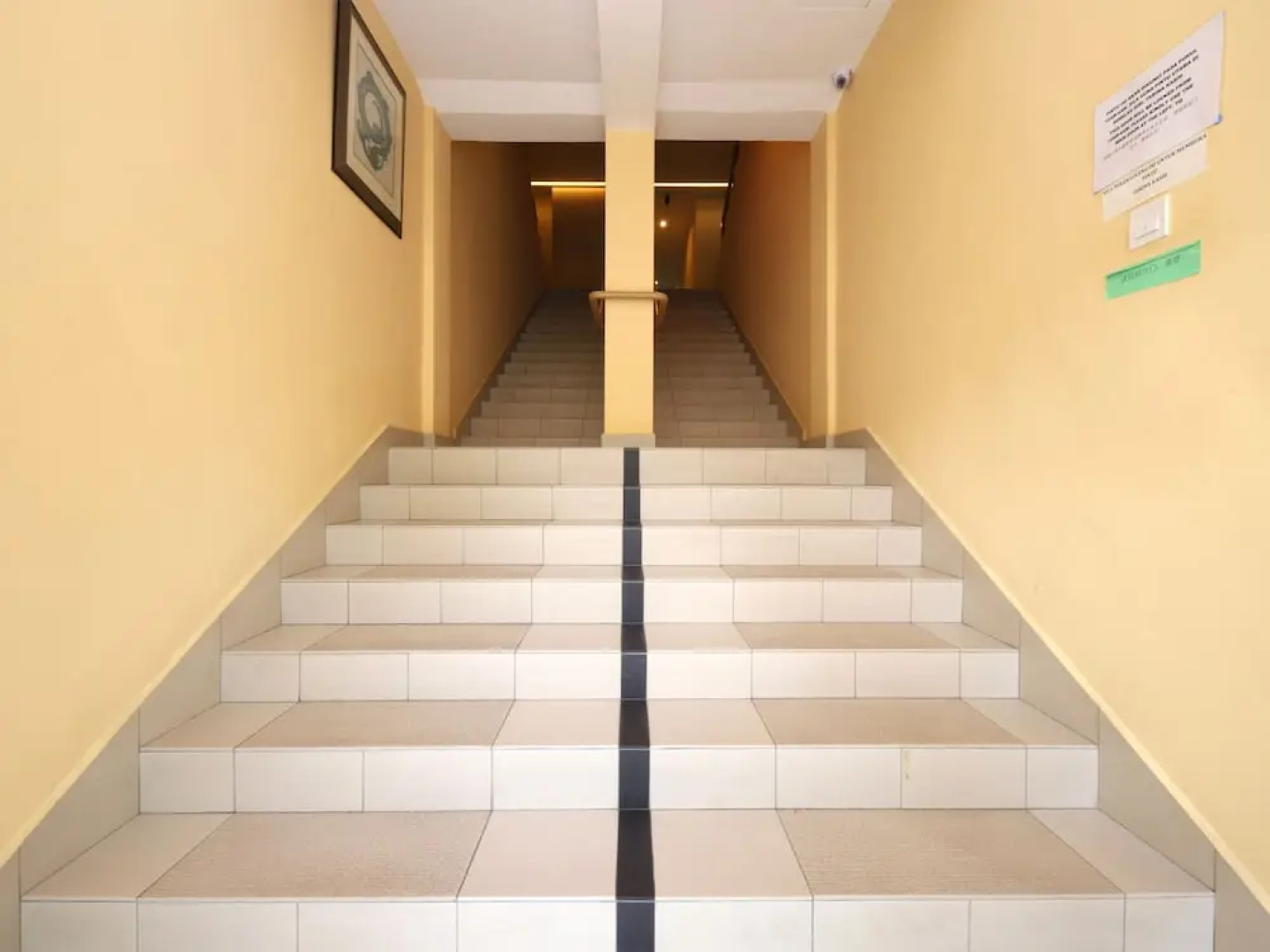 Super OYO 635 Seven Days Hotel