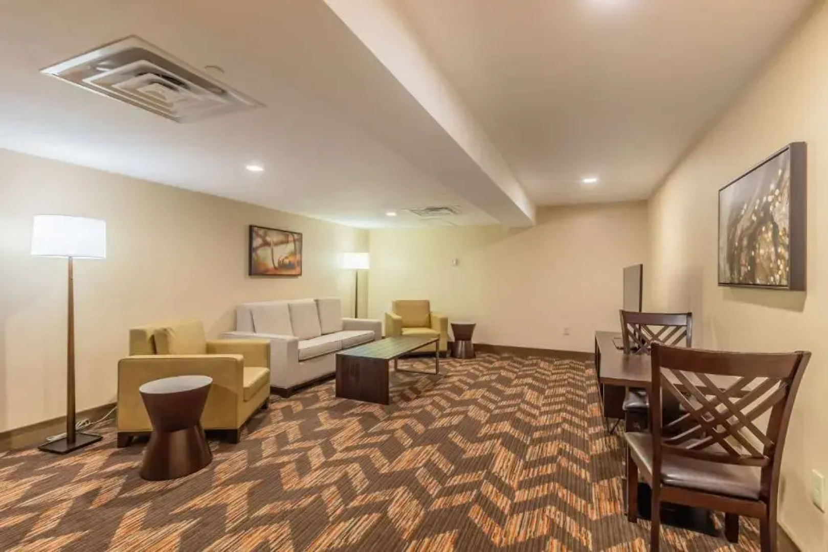 Holiday Inn LAWRENCE