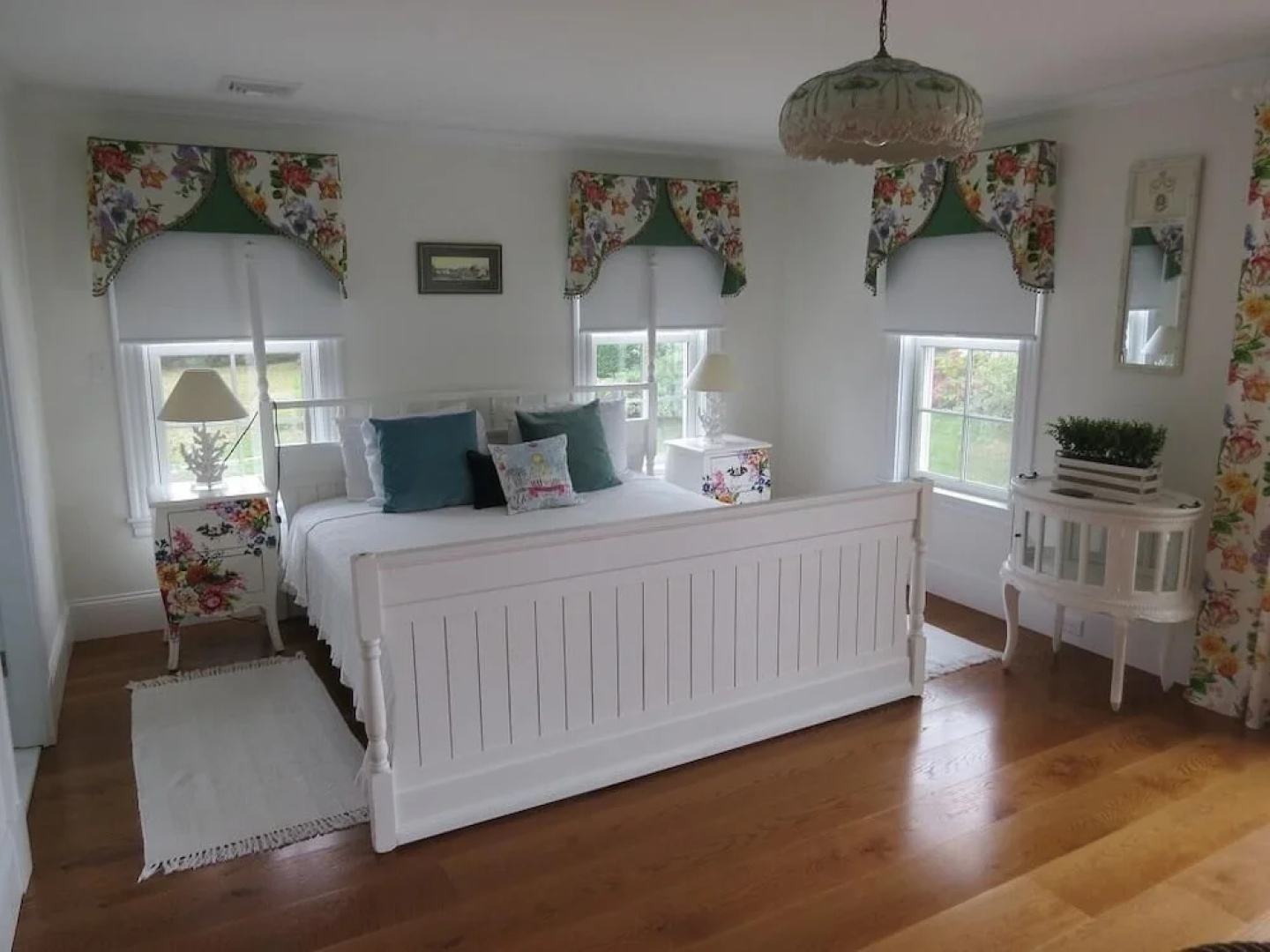 411 Stage Harbor Road - Six Bedroom House