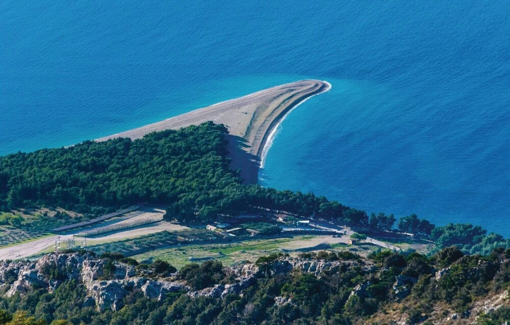 Amazing Home in Praznica With 4 Bedrooms, Wifi and Outdoor Swimming Pool