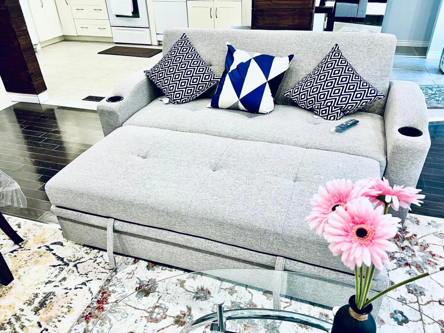 Tranquil & Cozy 30 min to Toronto ~ Backyard ~ Pkg