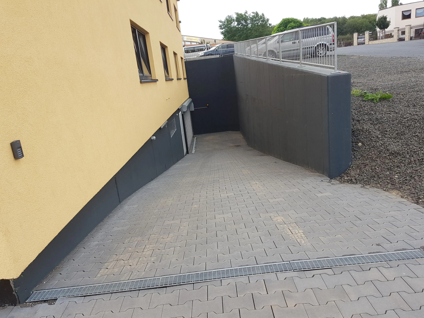 Sunnys Hotel & Residence