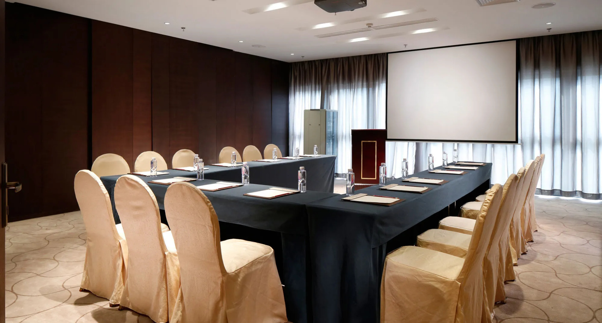 Lia Charlton Hotel Shenzhen