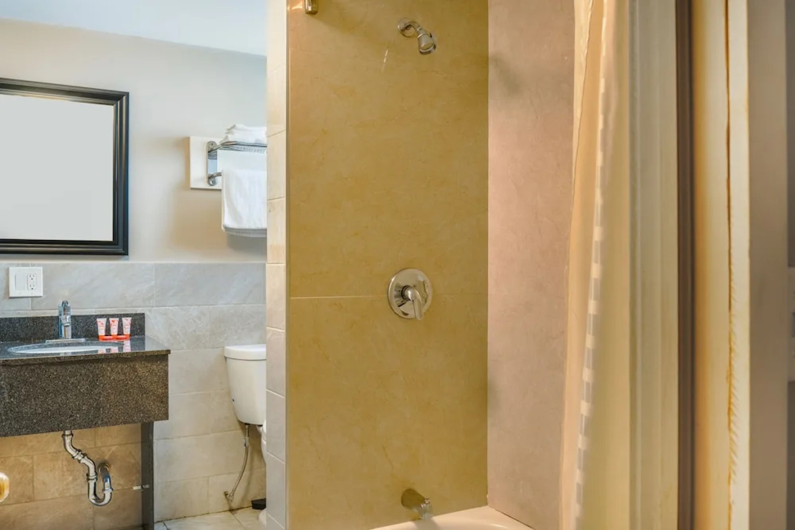 OYO Hotel Malden MA Broadway