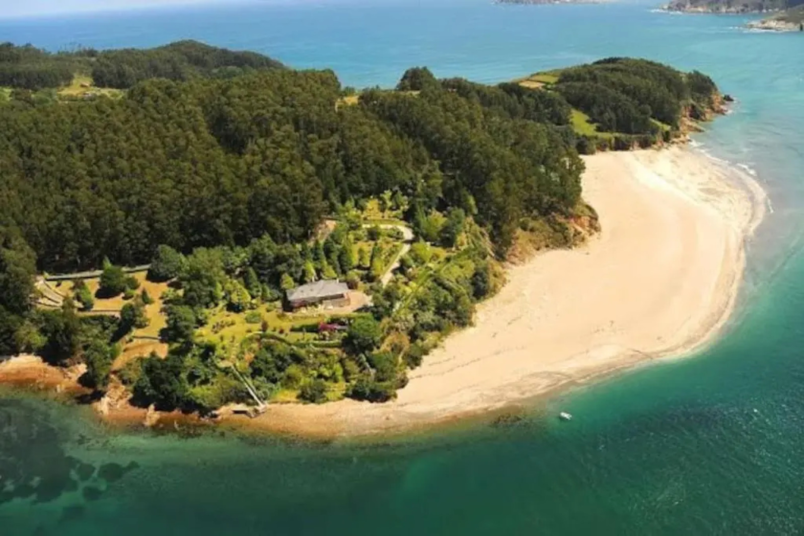 1ª LÍNEA DE PLAYA, VISTAS AL MAR Y MUY CÉNTRICO.